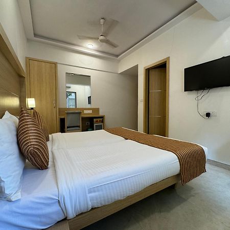 Hotel Galaxy Bombay Extérieur photo