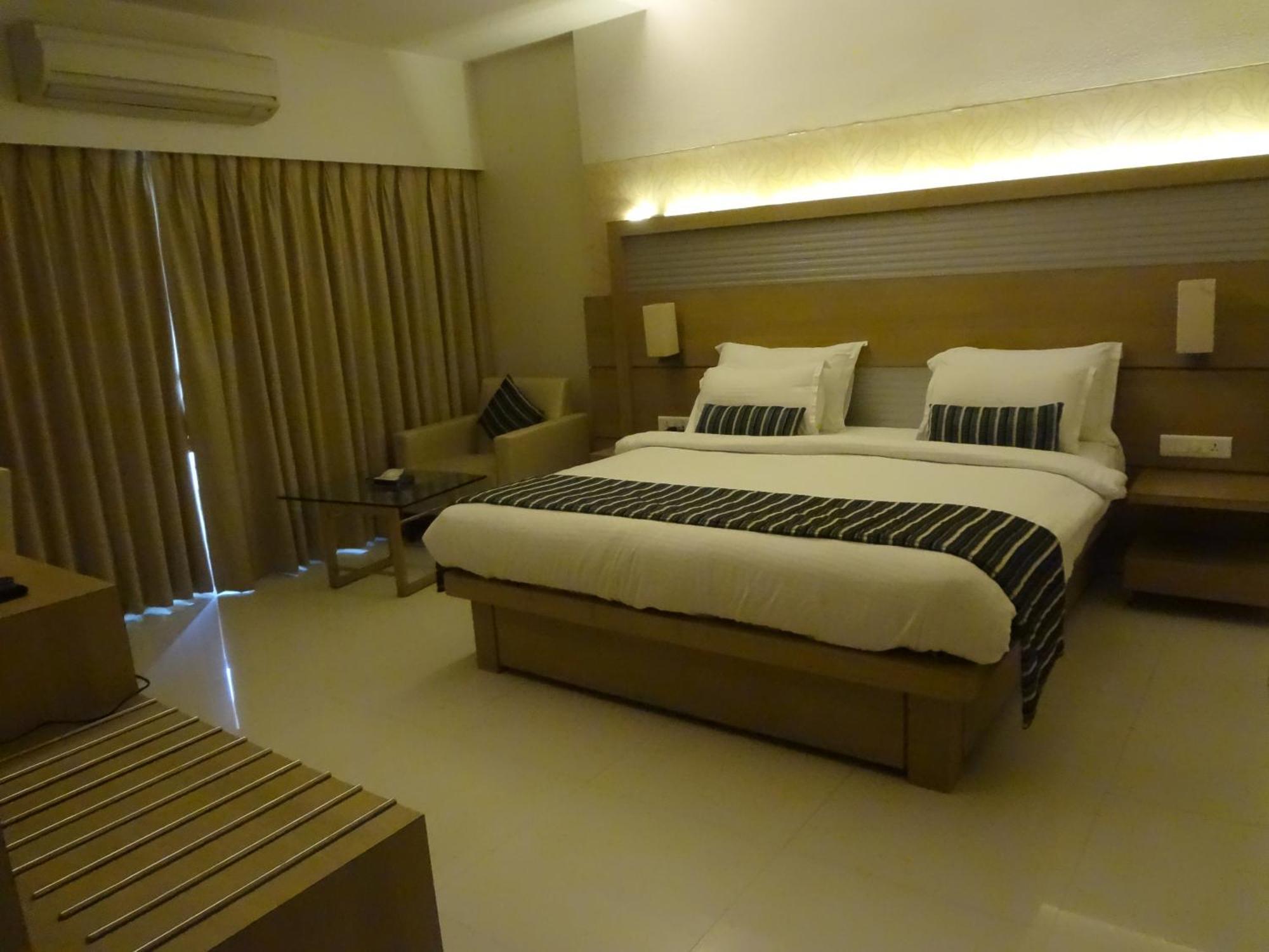 Hotel Galaxy Bombay Extérieur photo