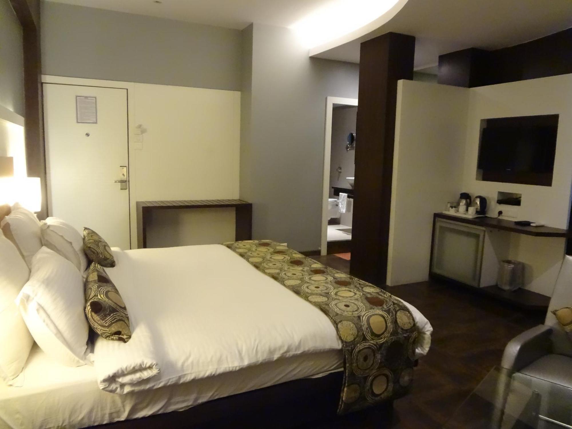 Hotel Galaxy Bombay Extérieur photo