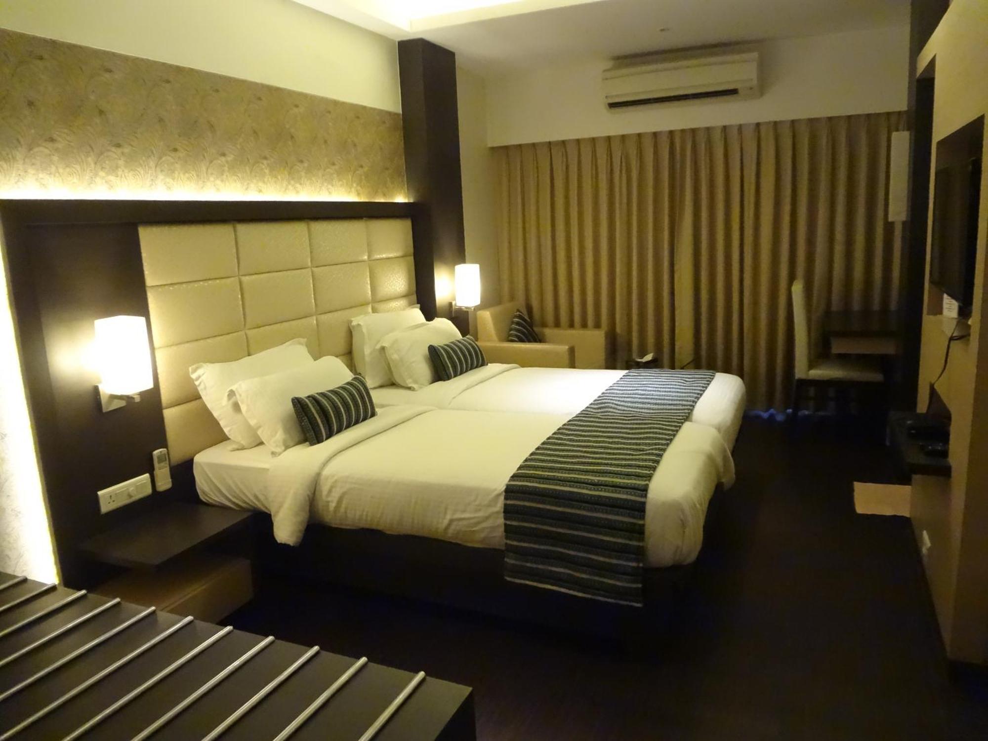 Hotel Galaxy Bombay Extérieur photo
