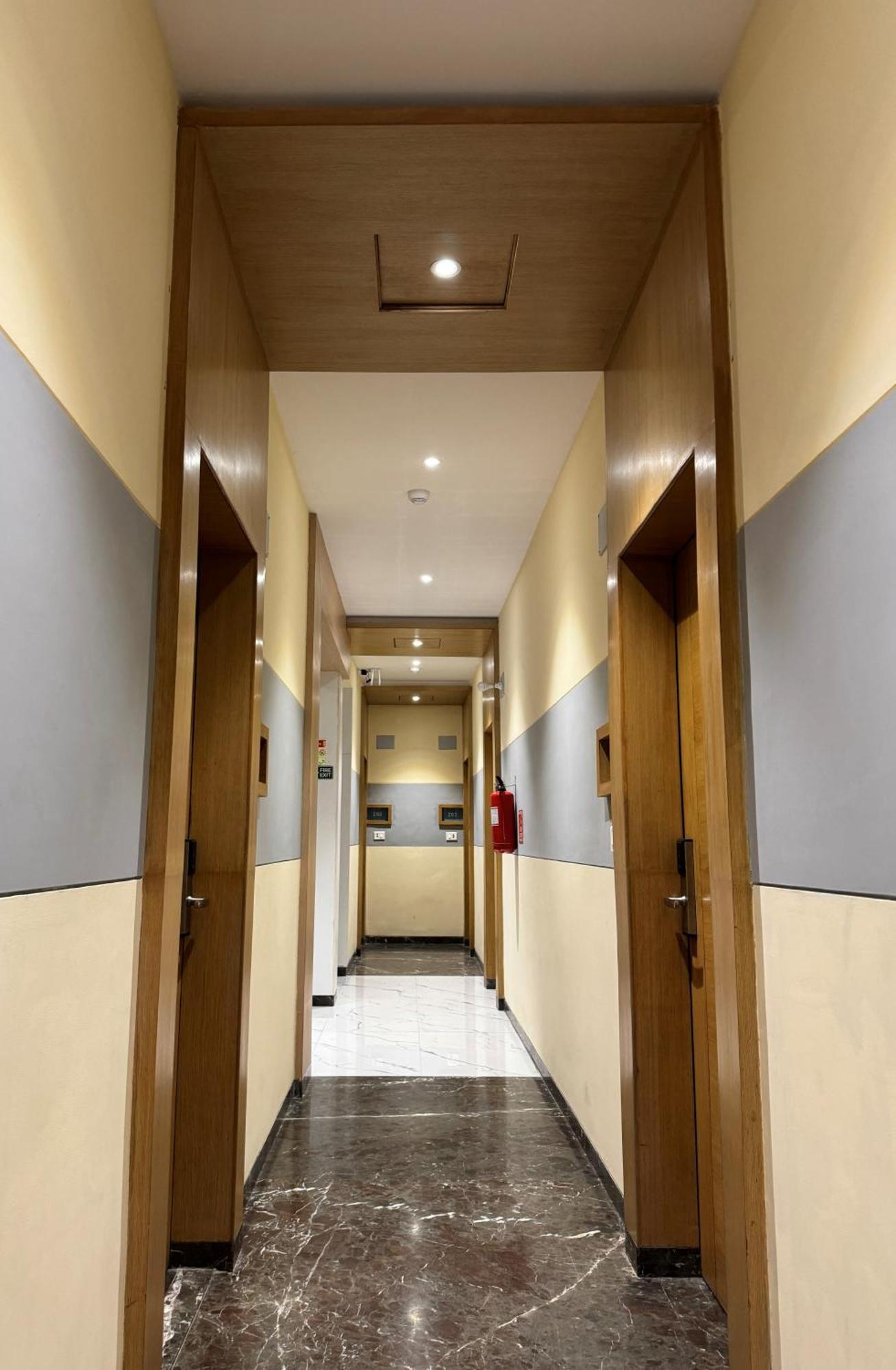 Hotel Galaxy Bombay Extérieur photo