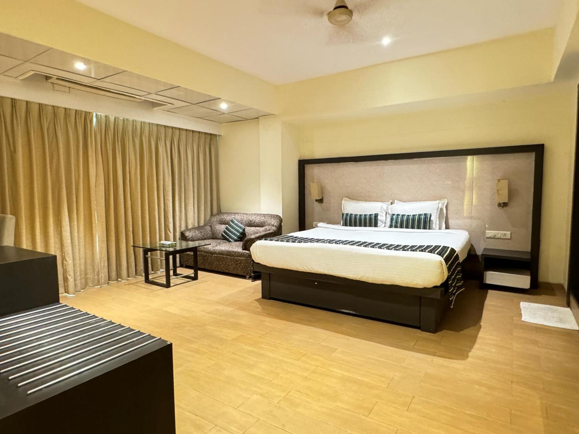 Hotel Galaxy Bombay Extérieur photo