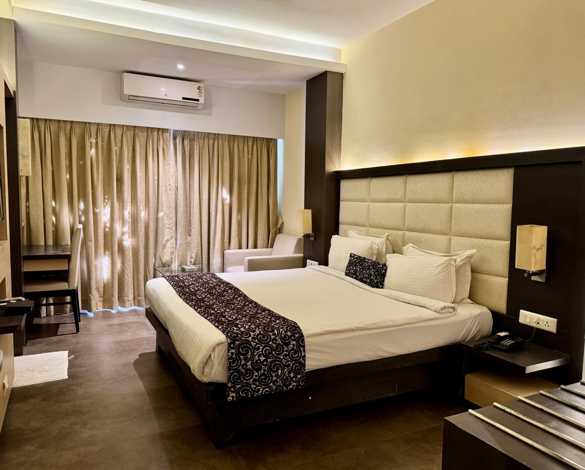 Hotel Galaxy Bombay Extérieur photo