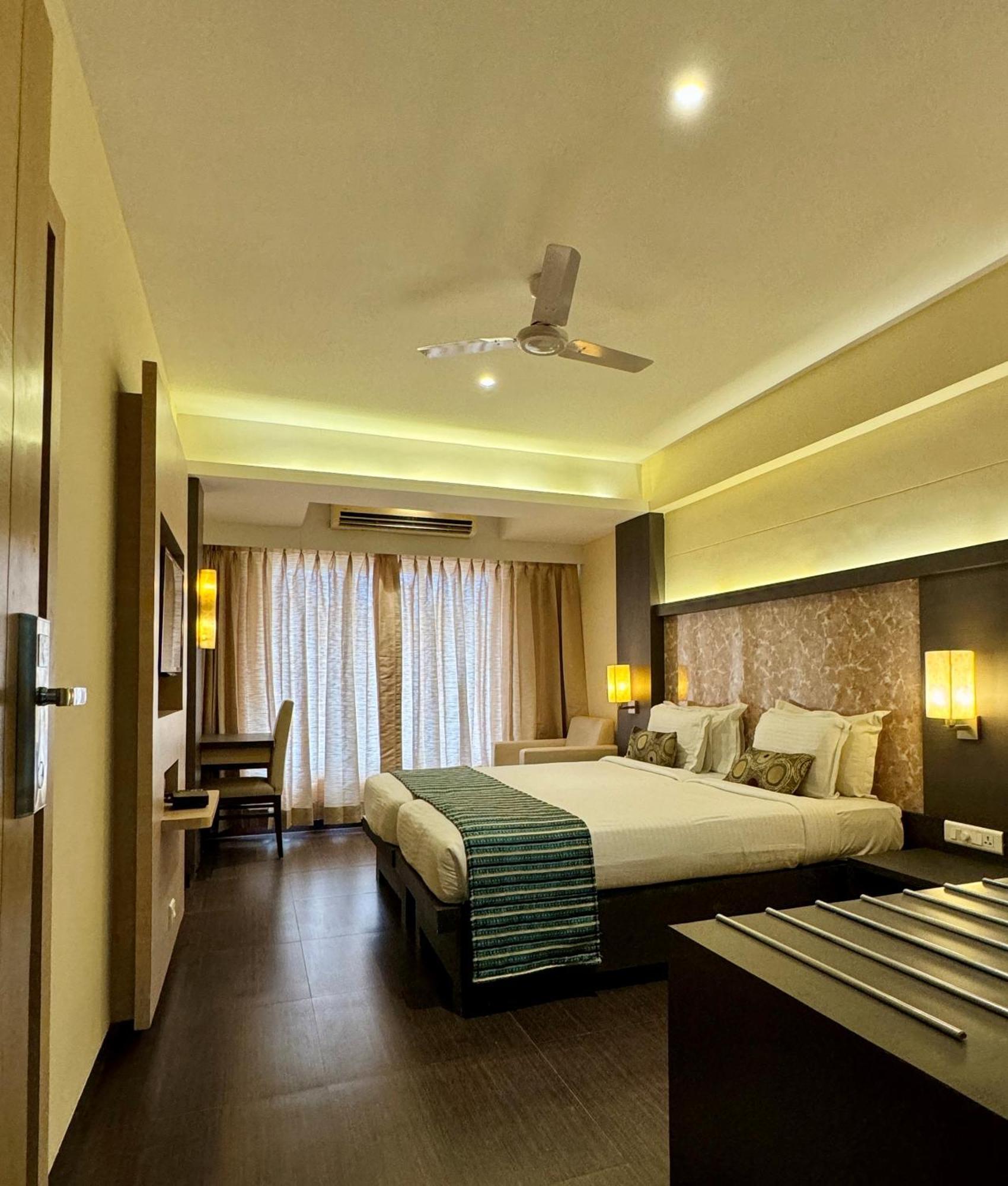 Hotel Galaxy Bombay Extérieur photo