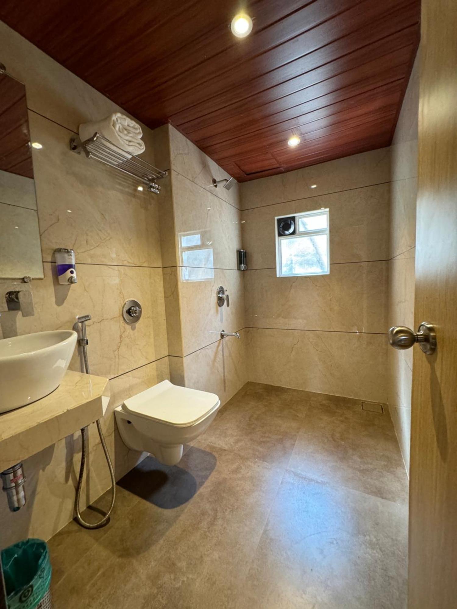 Hotel Galaxy Bombay Extérieur photo