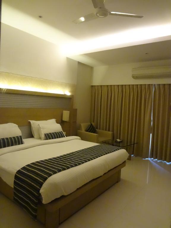 Hotel Galaxy Bombay Extérieur photo