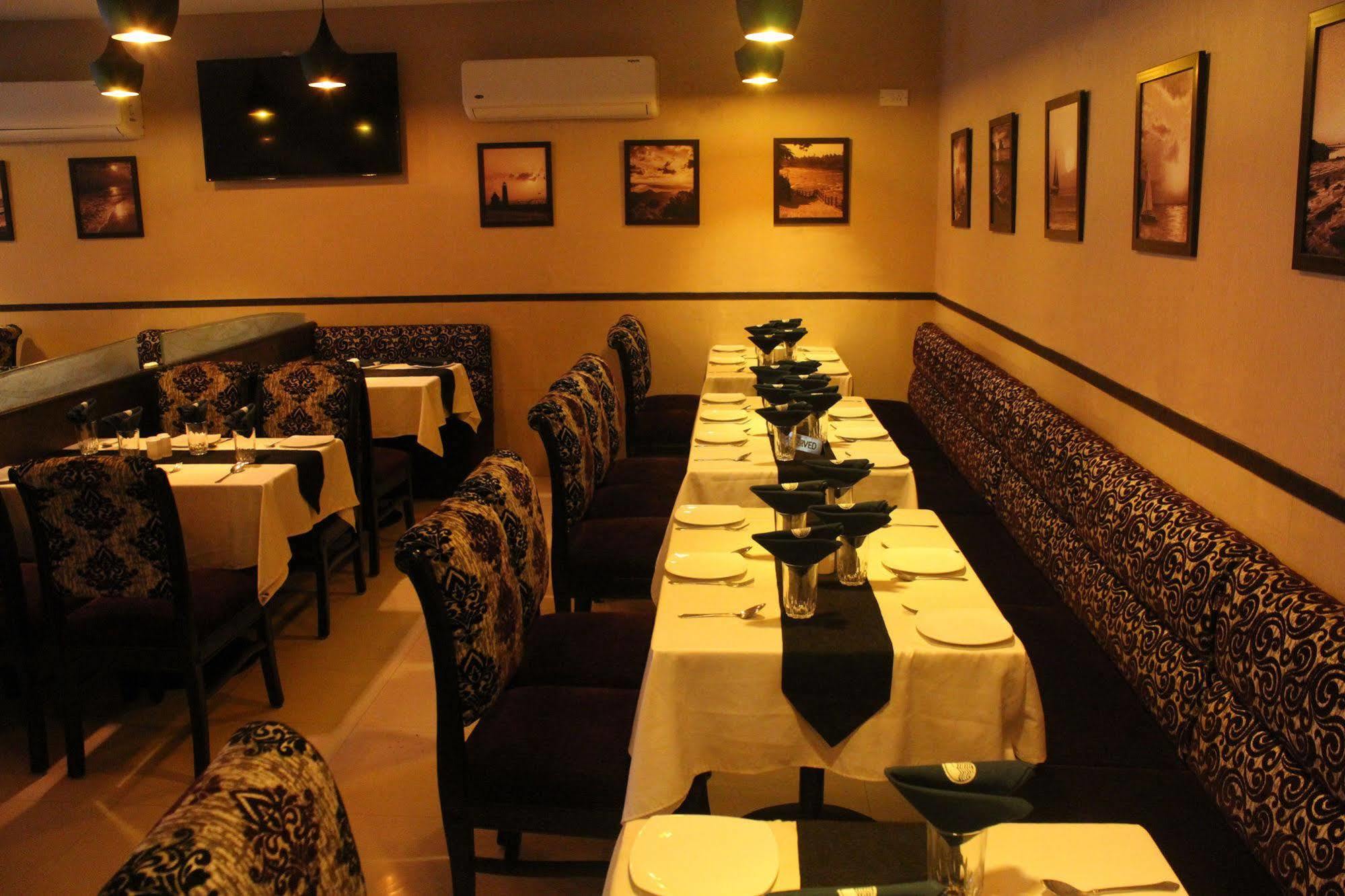 Hotel Galaxy Bombay Extérieur photo