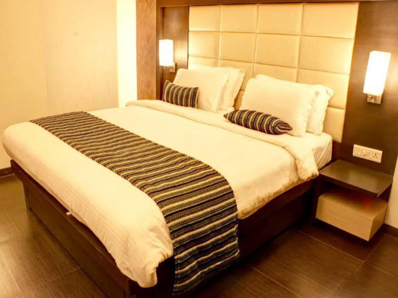 Hotel Galaxy Bombay Extérieur photo