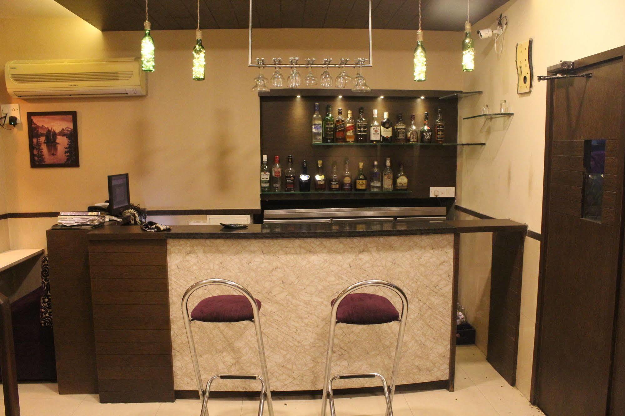 Hotel Galaxy Bombay Extérieur photo