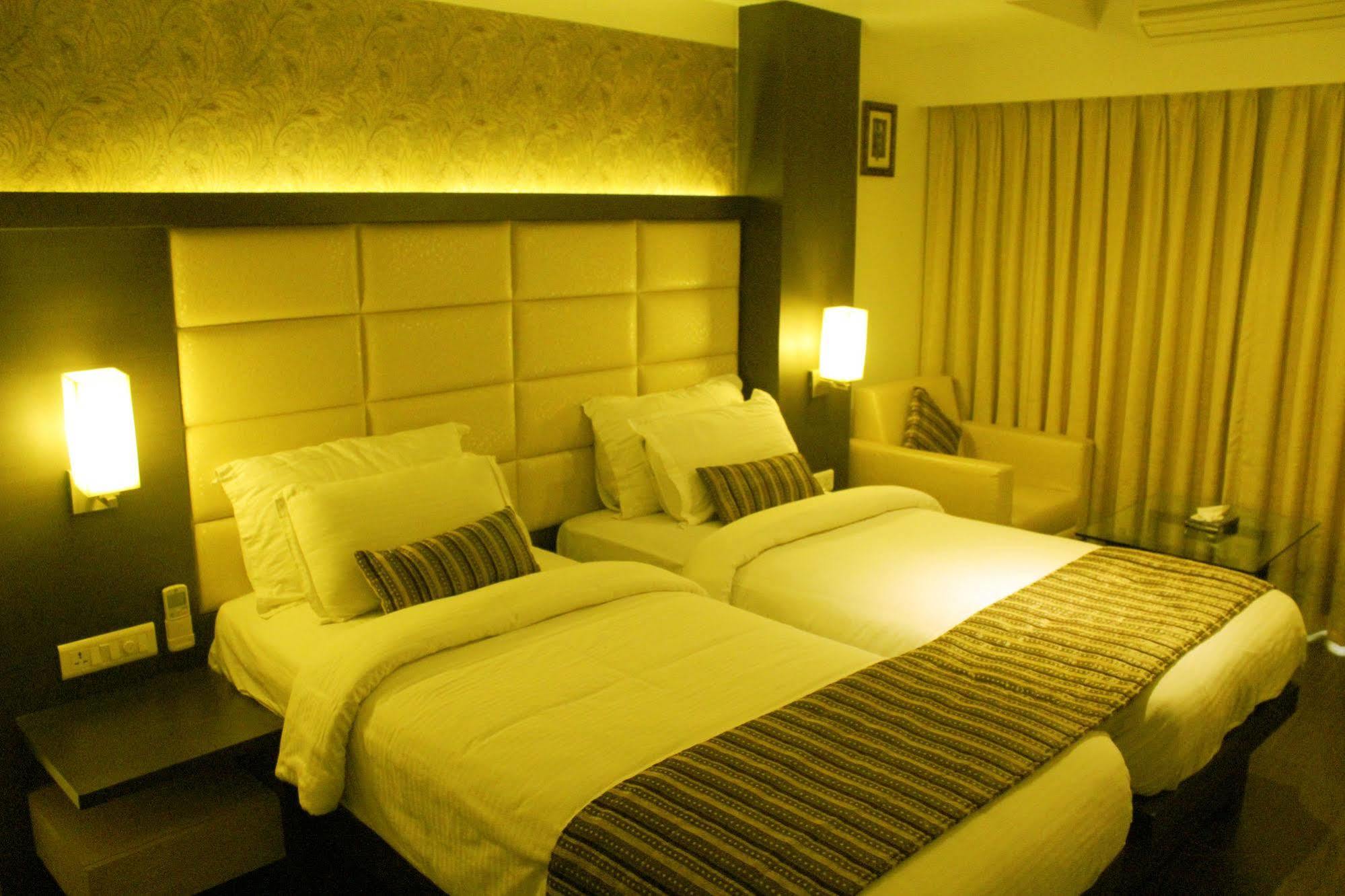 Hotel Galaxy Bombay Extérieur photo