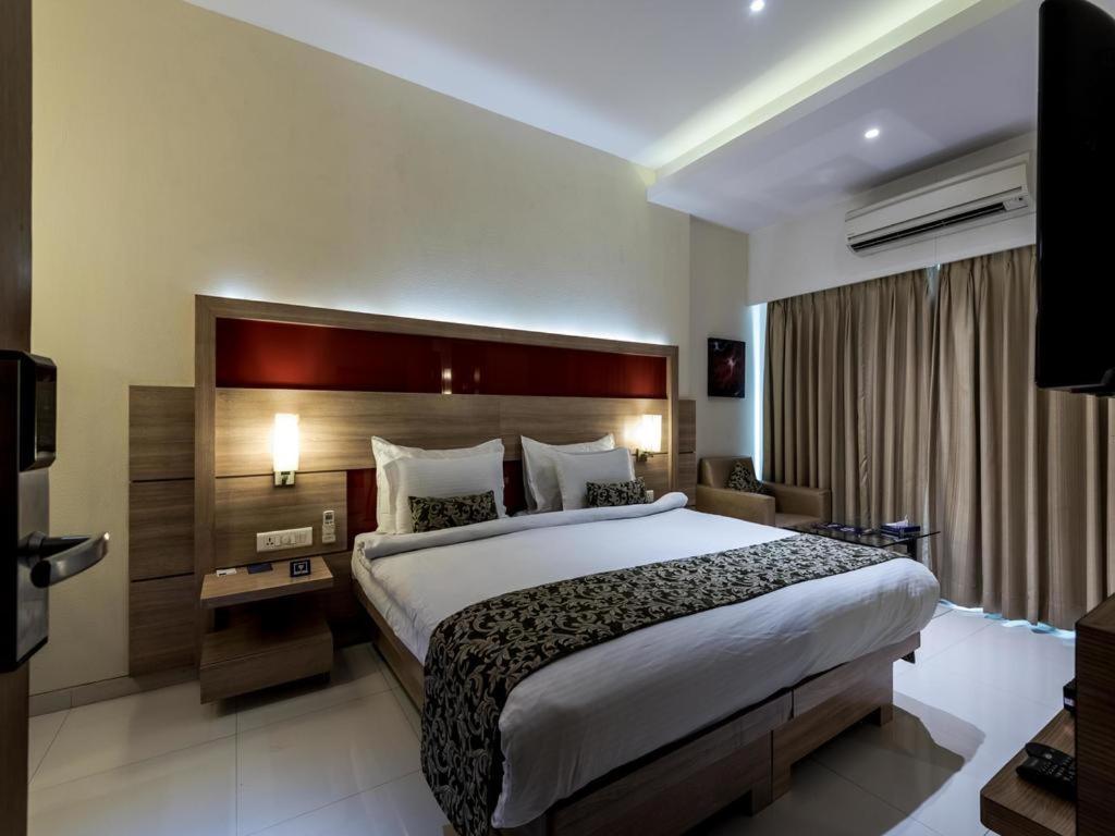 Hotel Galaxy Bombay Extérieur photo